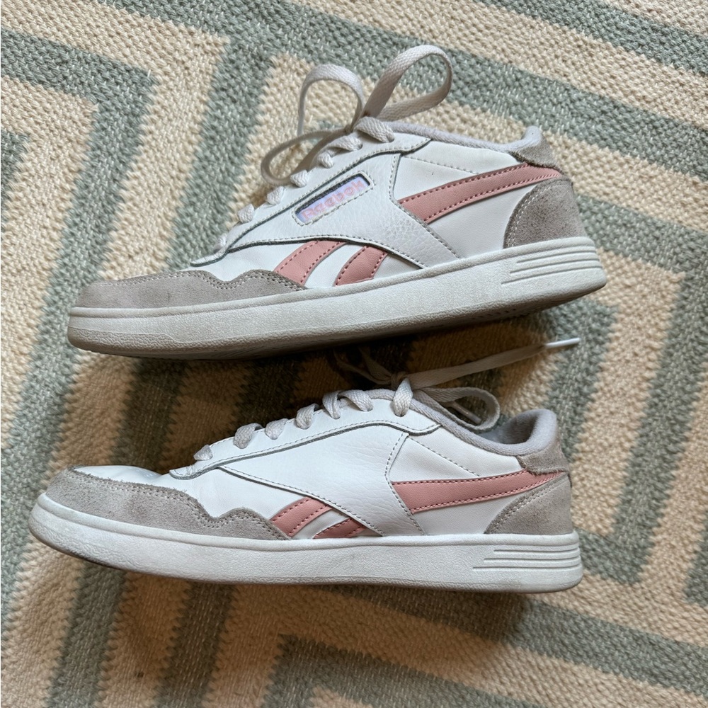 Reebok tennis shoes size 7